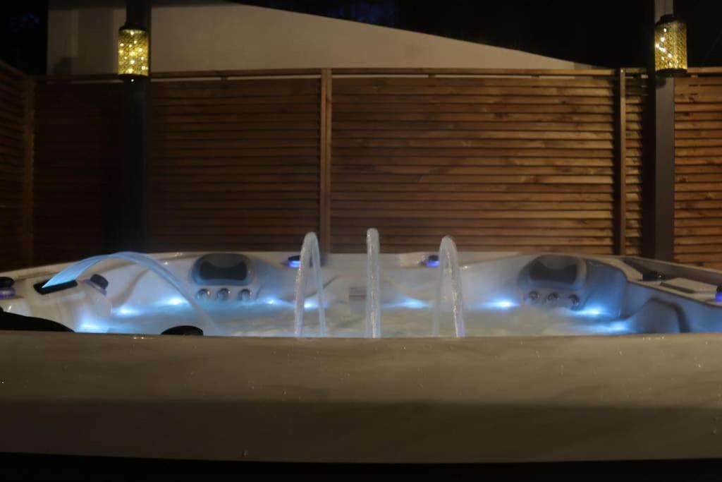 Spa & Serenite, Aux Portes De Disney Et De Paris Villiers-sur-Morin Exterior foto